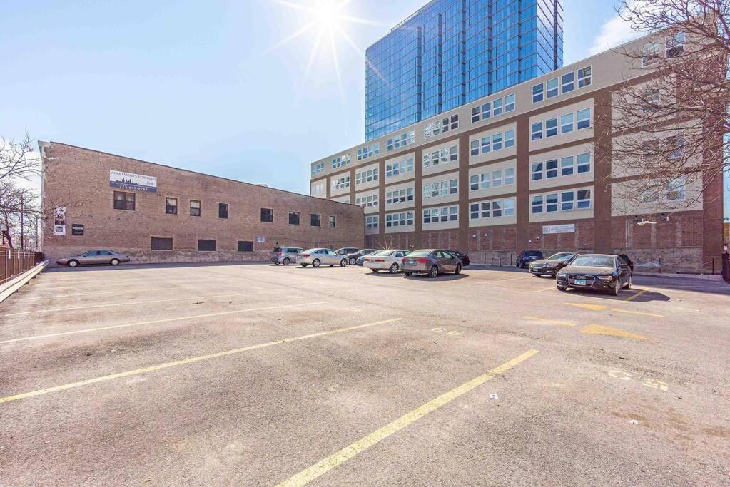 Mccormick Place 2Br Stylish Suite With Optional Parking And Gym For Up To 8 Guests Near Soldier Field And Grant Park Chicago Exterior foto